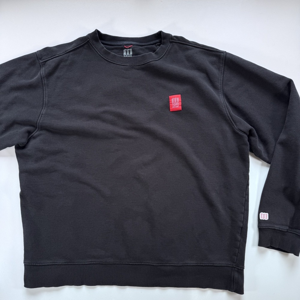 TOPO DESIGNS Label Sweatshirt Crew Neck Sweatshirt Mens XL Black Red Logo Patch